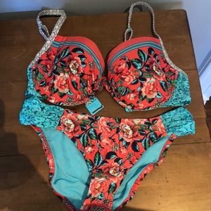 Floral Underwire bathing suit